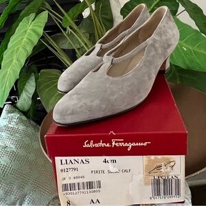 Salvatore Ferragamo Gray Suede Mary Jane T-strap Heels Shoes Size 8AA